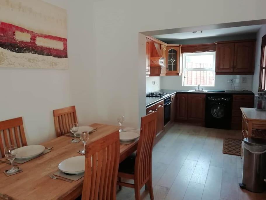 Bovinda Cottage - By The Beach, Bettystown Exterior photo