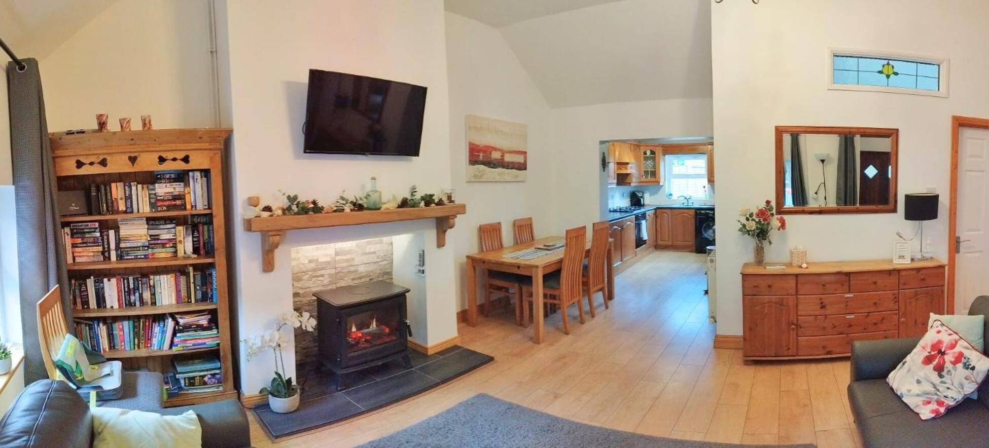 Bovinda Cottage - By The Beach, Bettystown Exterior photo